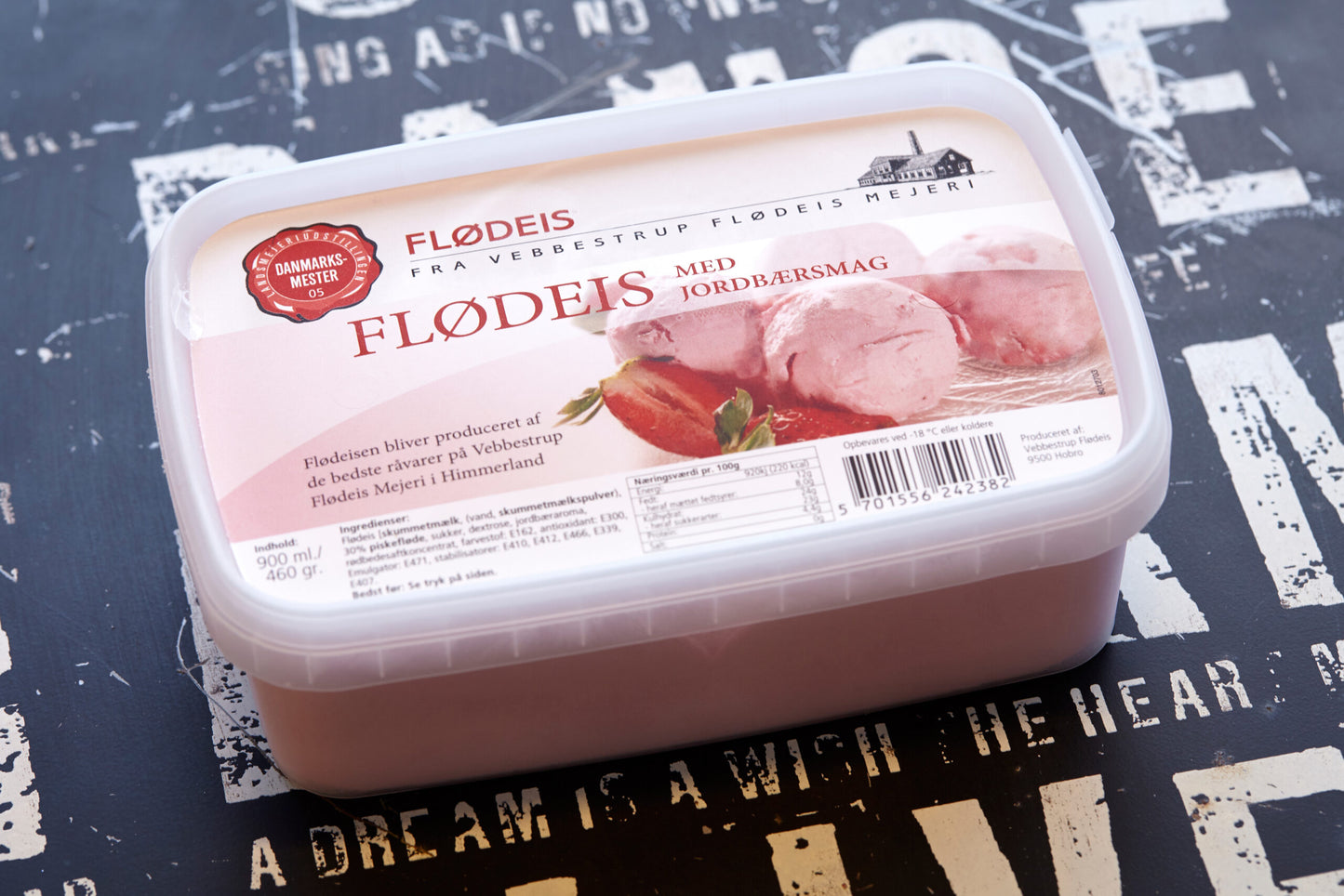 Flødeis m. jordbærsmag