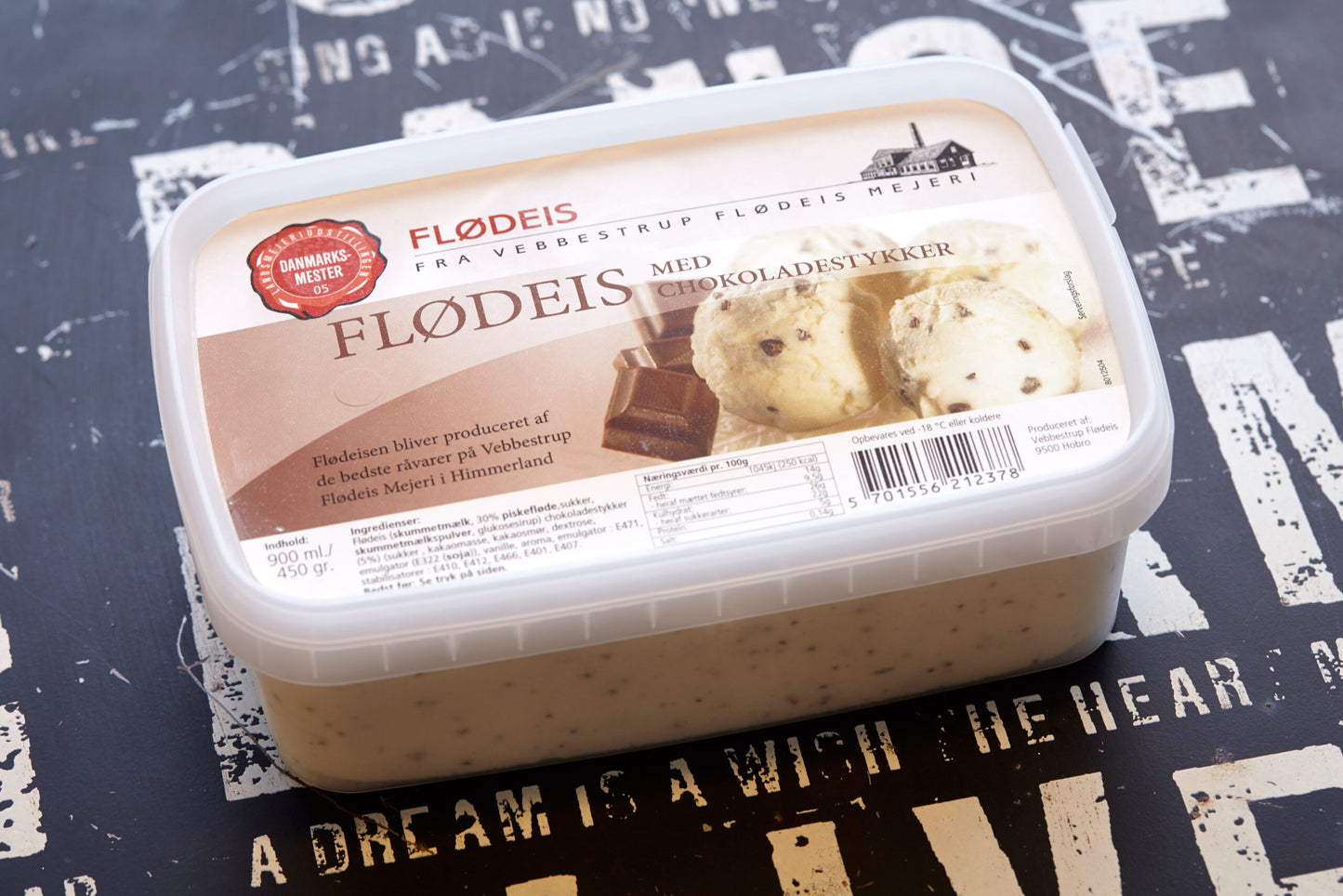 Flødeis m. chokoladestykker