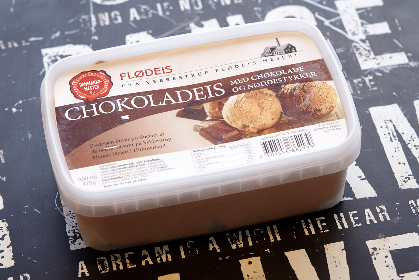 Chokoladeis m. nødder